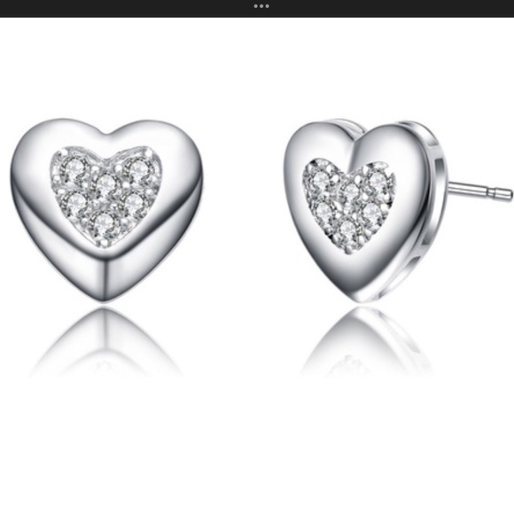 Genevive Jewelry Jewelry - New Genevive Jewelry Heart Shaped Stud Earrings Rhodium Plating Cubic Zirconias